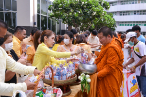 อธิการบดี มรท. นำคณะผู้บริหาร คณาจารย์ บุคลากร นักเรียน นักศึกษา ร่วมพิธีถวายพระพรชัยมงคล เนื่องในโอกาสวันเฉลิมพระชนมพรรษา พระบาทสมเด็จพระเจ้าอยู่หัว