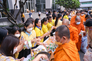 อธิการบดี มรท. นำคณะผู้บริหาร คณาจารย์ บุคลากร นักเรียน นักศึกษา ร่วมพิธีถวายพระพรชัยมงคล เนื่องในโอกาสวันเฉลิมพระชนมพรรษา พระบาทสมเด็จพระเจ้าอยู่หัว