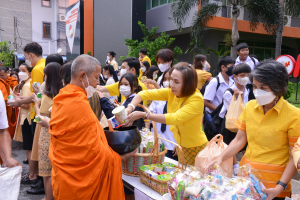 อธิการบดี มรท. นำคณะผู้บริหาร คณาจารย์ บุคลากร นักเรียน นักศึกษา ร่วมพิธีถวายพระพรชัยมงคล เนื่องในโอกาสวันเฉลิมพระชนมพรรษา พระบาทสมเด็จพระเจ้าอยู่หัว