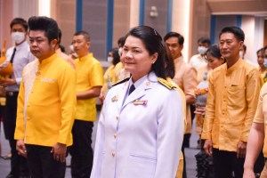 อธิการบดี มรท. นำคณะผู้บริหาร คณาจารย์ บุคลากร นักเรียน นักศึกษา ร่วมพิธีถวายพระพรชัยมงคล เนื่องในโอกาสวันเฉลิมพระชนมพรรษา พระบาทสมเด็จพระเจ้าอยู่หัว