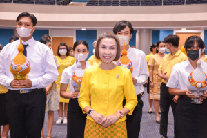 อธิการบดี มรท. นำคณะผู้บริหาร คณาจารย์ บุคลากร นักเรียน นักศึกษา ร่วมพิธีถวายพระพรชัยมงคล เนื่องในโอกาสวันเฉลิมพระชนมพรรษา พระบาทสมเด็จพระเจ้าอยู่หัว