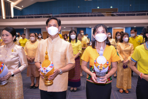อธิการบดี มรท. นำคณะผู้บริหาร คณาจารย์ บุคลากร นักเรียน นักศึกษา ร่วมพิธีถวายพระพรชัยมงคล เนื่องในโอกาสวันเฉลิมพระชนมพรรษา พระบาทสมเด็จพระเจ้าอยู่หัว