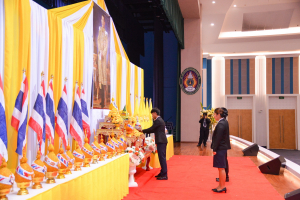 อธิการบดี มรท. นำคณะผู้บริหาร คณาจารย์ บุคลากร นักเรียน นักศึกษา ร่วมพิธีถวายพระพรชัยมงคล เนื่องในโอกาสวันเฉลิมพระชนมพรรษา พระบาทสมเด็จพระเจ้าอยู่หัว