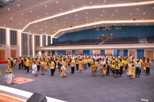 อธิการบดี มรท. นำคณะผู้บริหาร คณาจารย์ บุคลากร นักเรียน นักศึกษา ร่วมพิธีถวายพระพรชัยมงคล เนื่องในโอกาสวันเฉลิมพระชนมพรรษา พระบาทสมเด็จพระเจ้าอยู่หัว