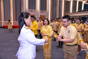 อธิการบดี มรท. นำคณะผู้บริหาร คณาจารย์ บุคลากร นักเรียน นักศึกษา ร่วมพิธีถวายพระพรชัยมงคล เนื่องในโอกาสวันเฉลิมพระชนมพรรษา พระบาทสมเด็จพระเจ้าอยู่หัว
