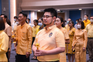 อธิการบดี มรท. นำคณะผู้บริหาร คณาจารย์ บุคลากร นักเรียน นักศึกษา ร่วมพิธีถวายพระพรชัยมงคล เนื่องในโอกาสวันเฉลิมพระชนมพรรษา พระบาทสมเด็จพระเจ้าอยู่หัว