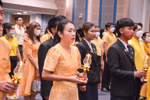 อธิการบดี มรท. นำคณะผู้บริหาร คณาจารย์ บุคลากร นักเรียน นักศึกษา ร่วมพิธีถวายพระพรชัยมงคล เนื่องในโอกาสวันเฉลิมพระชนมพรรษา พระบาทสมเด็จพระเจ้าอยู่หัว