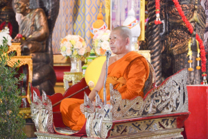 อธิการบดี และผู้บริหาร ร่วมพิธีเวียนเทียนเนื่องในวันอาสาฬหบูชา และวันเข้าพรรษา