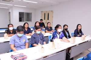 สำนักงานอธิการบดีจัดการอบรมการสื่อสารและทักษะในการพูดนำเสนอที่ดี