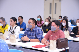 สำนักงานอธิการบดีจัดการอบรมการสื่อสารและทักษะในการพูดนำเสนอที่ดี
