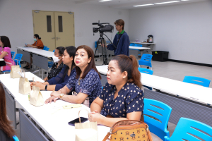 สำนักงานอธิการบดีจัดการอบรมการสื่อสารและทักษะในการพูดนำเสนอที่ดี