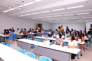 สำนักงานอธิการบดีจัดการอบรมการสื่อสารและทักษะในการพูดนำเสนอที่ดี