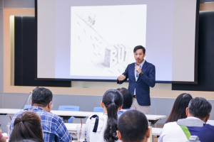 สำนักงานอธิการบดีจัดการอบรมการสื่อสารและทักษะในการพูดนำเสนอที่ดี