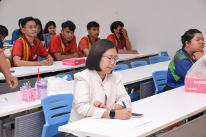 อธิการบดีพบผู้นำนักศึกษา