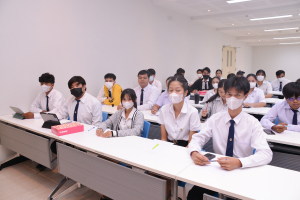 อธิการบดีพบผู้นำนักศึกษา