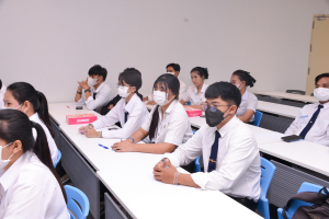 อธิการบดีพบผู้นำนักศึกษา