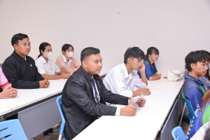 อธิการบดีพบผู้นำนักศึกษา