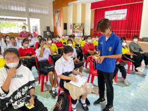 ปชส.มรท. ลงพื้นที่ออกบูธแนะแนวการศึกษาและอาชีพโรงเรียนโคกสำโรงวิทยา พบว่า ร้อยละ 80 ของนักเรียนหญิงที่เข้าร่วมการแนะแนวฯ มีความสนใจในหลักสูตรวิศวกรรมศาสตรบัณฑิต 