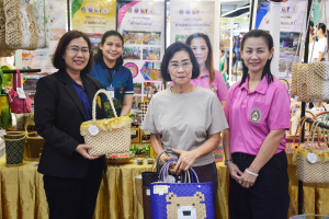 มรท. ร่วมออกบูธงานประชาสัมพันธ์สินค้าเกษตร ผลิตภัณฑ์ และอาหารปลอดภัย ครั้งที่ 2 