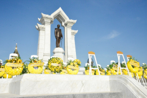 มรท. ร่วมพิธีบำเพ็ญกุศลถวายเป็นพระราชกุศล เนื่องในวันนวมินทรมหาราช ณ ศูนย์การทหารปืนใหญ่