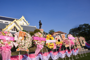 มรท. ร่วมพิธีถวายพวงมาลาสักการะเนื่องในวันคล้ายวันสวรรคต รัชกาลที่ 5
