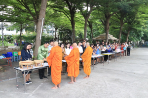 สำนักศิลปะและวัฒนธรรมจัดกิจกรรมตักบาตรประจำสัปดาห์