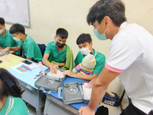 สรุปผลการดำเนินงานชมรมถันยรักษ์ มรท. ปีการศึกษา 2565 ปูพรมความรู้เชื่อมต่อแผนงานปีการศึกษา 2566 หวังกระตุ้นนักศึกษาและบุคลากรของมหาวิทยาลัยมีส่วนร่วมขยายผลความรู้เกี่ยวกับมะเร็งเต้านมและการตรวจเต้านมด้วยตนเองไปสู่ประชาชนทั่วไปในวงกว้าง