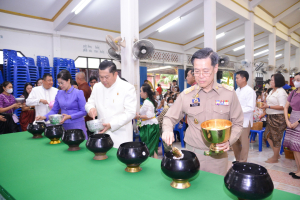 มรท. ร่วมงานประเพณีบุญผ้าป่าข้าวเม่าทอด