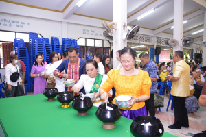 มรท. ร่วมงานประเพณีบุญผ้าป่าข้าวเม่าทอด