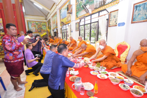 มรท. ร่วมงานประเพณีบุญผ้าป่าข้าวเม่าทอด