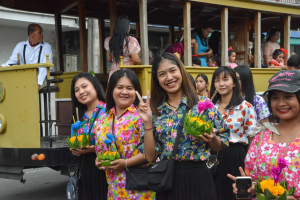 มรท. ร่วมงานลอยกระทงย้อนยุค ประจำปี 2566