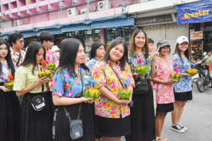 มรท. ร่วมงานลอยกระทงย้อนยุค ประจำปี 2566