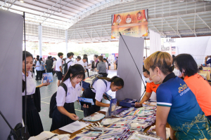 ปชส.มรท. พร้อมด้วยคณะเทคโนโลยีสารสนเทศ ลงพื้นที่ออกบูธแนะแนวการศึกษาและอาชีพโรงเรียนสระบุรีวิทยาคม พบว่า ร้อยละ 80 ของนักเรียนหญิงที่เข้าร่วมการแนะแนวฯ มีความสนใจในหลักสูตรวิศวกรรมศาสตรบัณฑิต และเทคโนโลยีสารสนเทศ ส่วนนักเรียนหญิงที่เข้าร่วมการแนะแนวฯ มีความสนใจในหลักสูตรบัญชีบัณฑิต และรัฐประศาสนศาสตรบัณฑิต
