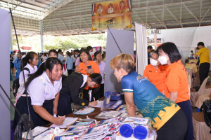 ปชส.มรท. พร้อมด้วยคณะเทคโนโลยีสารสนเทศ ลงพื้นที่ออกบูธแนะแนวการศึกษาและอาชีพโรงเรียนสระบุรีวิทยาคม พบว่า ร้อยละ 80 ของนักเรียนหญิงที่เข้าร่วมการแนะแนวฯ มีความสนใจในหลักสูตรวิศวกรรมศาสตรบัณฑิต และเทคโนโลยีสารสนเทศ ส่วนนักเรียนหญิงที่เข้าร่วมการแนะแนวฯ มีความสนใจในหลักสูตรบัญชีบัณฑิต และรัฐประศาสนศาสตรบัณฑิต