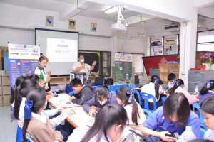 ปชส. มรท. พร้อมด้วย คณะเทคโนโลยีอุตสาหกรรม และคณะเทคโนโลยีสารสนเทศ ลงพื้นที่แนะแนวการศึกษาและอาชีพโรงเรียนพระนารายณ์ พบว่า ร้อยละ 50 ของนักเรียนชายและหญิงที่เข้าร่วมการแนะแนวมีความสนใจในหลักสูตรครุศาสตรบัณฑิต และนิติศาสตรบัณฑิต