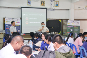 ปชส. มรท. พร้อมด้วย คณะเทคโนโลยีอุตสาหกรรม และคณะเทคโนโลยีสารสนเทศ ลงพื้นที่แนะแนวการศึกษาและอาชีพโรงเรียนพระนารายณ์ พบว่า ร้อยละ 50 ของนักเรียนชายและหญิงที่เข้าร่วมการแนะแนวมีความสนใจในหลักสูตรครุศาสตรบัณฑิต และนิติศาสตรบัณฑิต