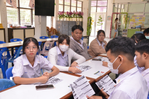 ปชส. มรท. พร้อมด้วย คณะเทคโนโลยีอุตสาหกรรม และคณะเทคโนโลยีสารสนเทศ ลงพื้นที่แนะแนวการศึกษาและอาชีพโรงเรียนพระนารายณ์ พบว่า ร้อยละ 50 ของนักเรียนชายและหญิงที่เข้าร่วมการแนะแนวมีความสนใจในหลักสูตรครุศาสตรบัณฑิต และนิติศาสตรบัณฑิต
