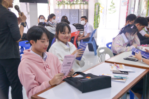 ปชส. มรท. พร้อมด้วย คณะเทคโนโลยีอุตสาหกรรม และคณะเทคโนโลยีสารสนเทศ ลงพื้นที่แนะแนวการศึกษาและอาชีพโรงเรียนพระนารายณ์ พบว่า ร้อยละ 50 ของนักเรียนชายและหญิงที่เข้าร่วมการแนะแนวมีความสนใจในหลักสูตรครุศาสตรบัณฑิต และนิติศาสตรบัณฑิต