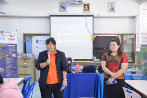 ปชส. มรท. พร้อมด้วย คณะเทคโนโลยีอุตสาหกรรม และคณะเทคโนโลยีสารสนเทศ ลงพื้นที่แนะแนวการศึกษาและอาชีพโรงเรียนพระนารายณ์ พบว่า ร้อยละ 50 ของนักเรียนชายและหญิงที่เข้าร่วมการแนะแนวมีความสนใจในหลักสูตรครุศาสตรบัณฑิต และนิติศาสตรบัณฑิต
