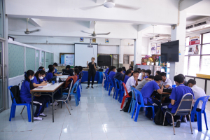 ปชส. มรท. พร้อมด้วย คณะเทคโนโลยีอุตสาหกรรม และคณะเทคโนโลยีสารสนเทศ ลงพื้นที่แนะแนวการศึกษาและอาชีพโรงเรียนพระนารายณ์ พบว่า ร้อยละ 50 ของนักเรียนชายและหญิงที่เข้าร่วมการแนะแนวมีความสนใจในหลักสูตรครุศาสตรบัณฑิต และนิติศาสตรบัณฑิต