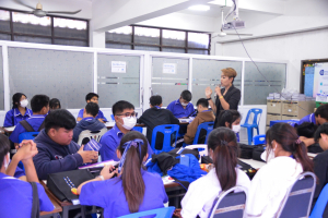 ปชส. มรท. พร้อมด้วย คณะเทคโนโลยีอุตสาหกรรม และคณะเทคโนโลยีสารสนเทศ ลงพื้นที่แนะแนวการศึกษาและอาชีพโรงเรียนพระนารายณ์ พบว่า ร้อยละ 50 ของนักเรียนชายและหญิงที่เข้าร่วมการแนะแนวมีความสนใจในหลักสูตรครุศาสตรบัณฑิต และนิติศาสตรบัณฑิต