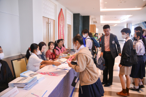 ศูนย์ภาษาจัดงานเทศกาลภาษานานาชาติ มรท.