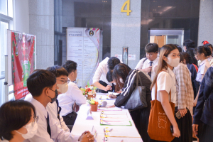 ศูนย์ภาษาจัดงานเทศกาลภาษานานาชาติ มรท.