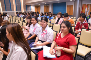 ศูนย์ภาษาจัดงานเทศกาลภาษานานาชาติ มรท.