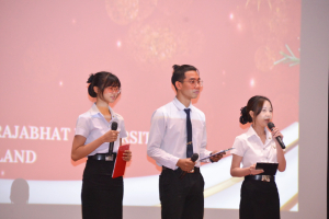 ศูนย์ภาษาจัดงานเทศกาลภาษานานาชาติ มรท.