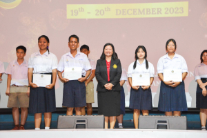 ศูนย์ภาษาจัดงานเทศกาลภาษานานาชาติ มรท.