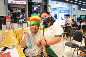 มรท. จัดอบรมเชิงปฏิบัติการต่อยอดผลิตภัณฑ์ชุมชน อบรมสมุดทำมือจากผ้าทอ 3 บุรี
