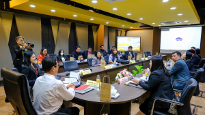 อธิการบดี มรท. นำทีม คกก.พัฒนาหลักสูตรปฐมวัยและประถมศึกษา รร.สาธิต ดูงาน รร.สาธิต 