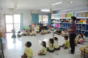 อธิการบดี มรท. นำทีม คกก.พัฒนาหลักสูตรปฐมวัยและประถมศึกษา รร.สาธิต ดูงาน รร.สาธิต 