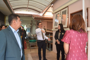 อธิการบดี มรท. นำทีม คกก.พัฒนาหลักสูตรปฐมวัยและประถมศึกษา รร.สาธิต ดูงาน รร.สาธิต 